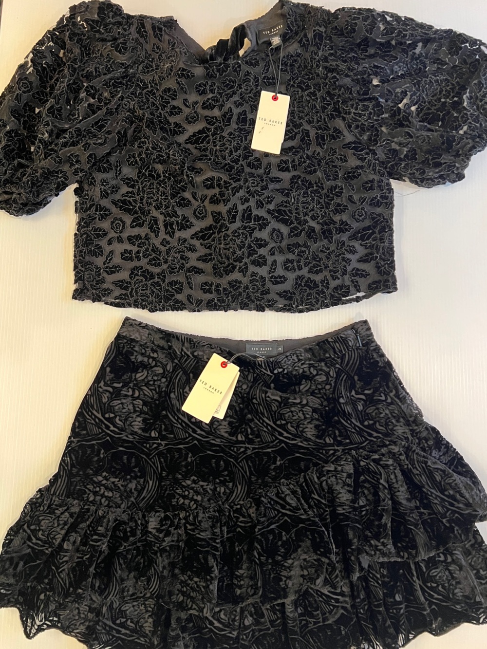 New Ted Baker Women’s 𝐒𝐄𝐓 Black Velvet Ruffle Skirt and Shirt Set in Size Medium